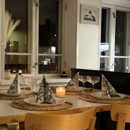 Tunnelmallinen Saunallinen Ullakkohuoneisto Ravintola Sampon Ylaekerrassa Куопио