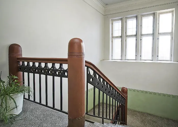 Tunnelmallinen Saunallinen Ullakkohuoneisto Ravintola Sampon Ylaekerrassa *