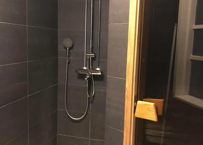 Tunnelmallinen Saunallinen Ullakkohuoneisto Ravintola Sampon Ylaekerrassa * 쿠오피오